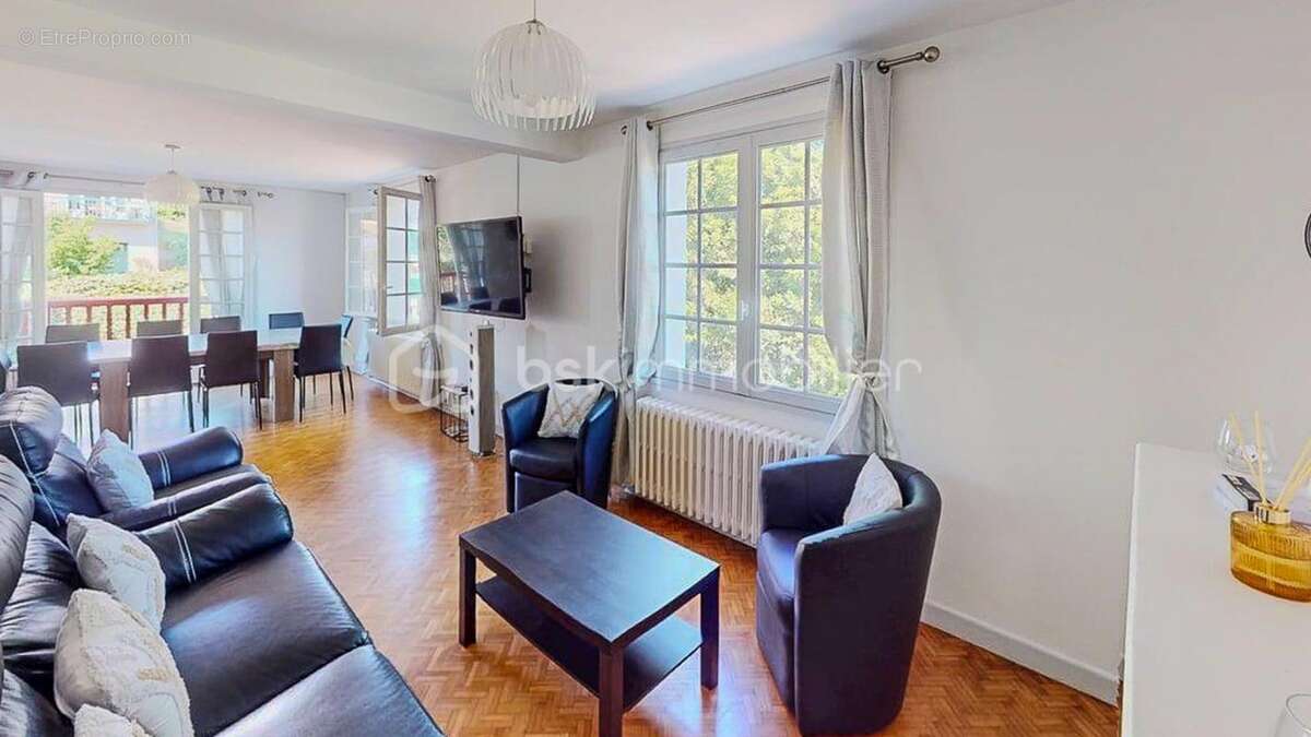 Maison avec jardin au centre du village côté océan à Guéthary - photo 11