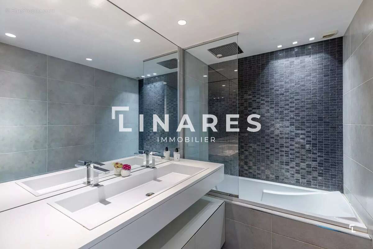 LE BELVERDERE DE MAZARGUES - Appartement T3 de 73m² - Terrasse de 10m²  - Parking - 13009 Mazargues - photo 8