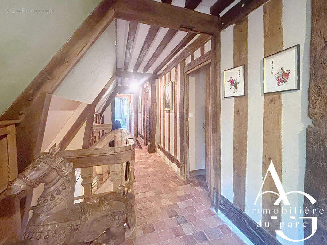 Maison 202 m² à Saint-Arnoult  - photo 9