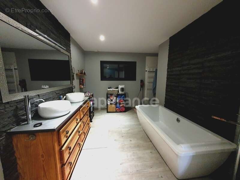 Maison à BOUZINCOURT