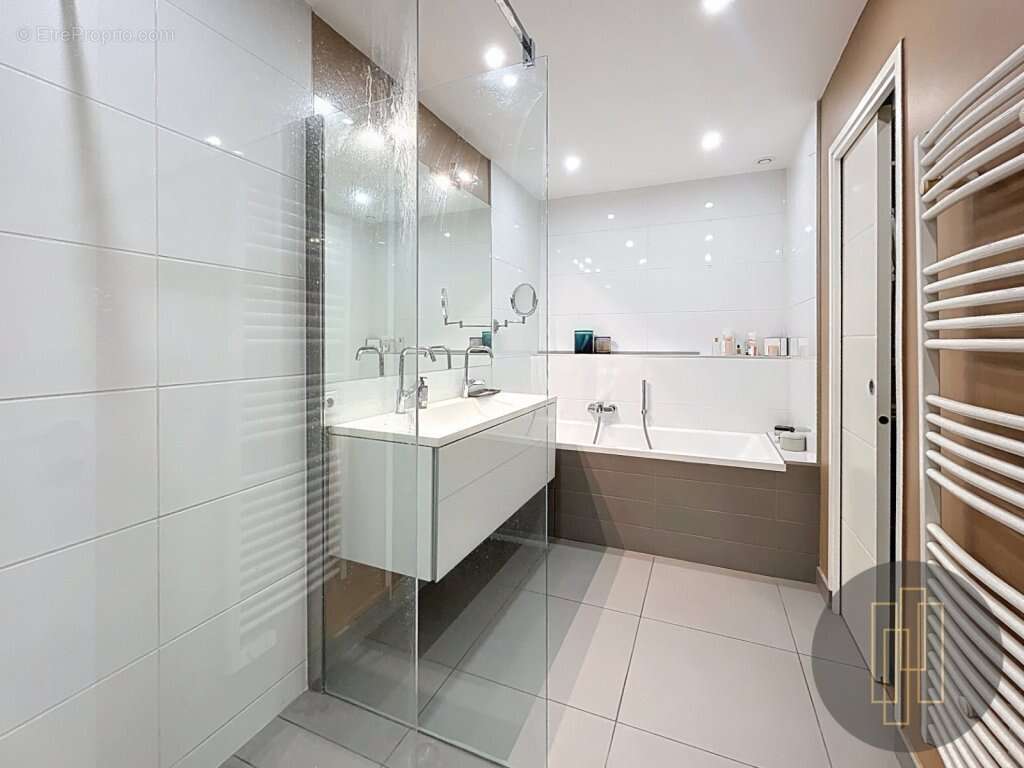 Appartement à LYON-6E