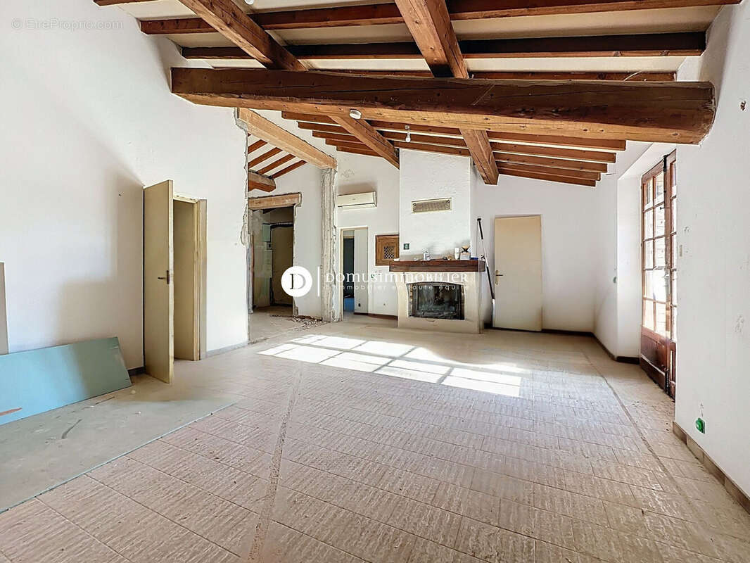 Maison à GORDES
