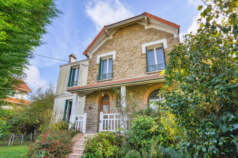 Maison à SAVIGNY-SUR-ORGE