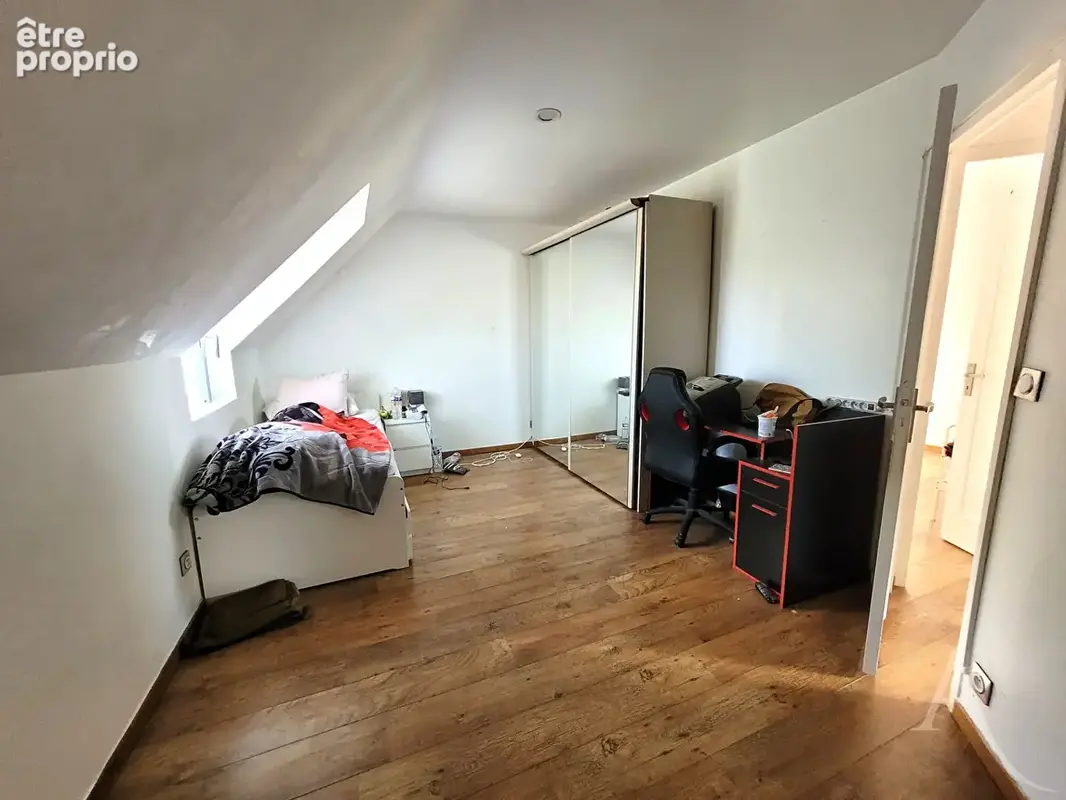 Maison Mantes La Ville de 3 chambres 104 m² et 513m² de terrain - photo 8