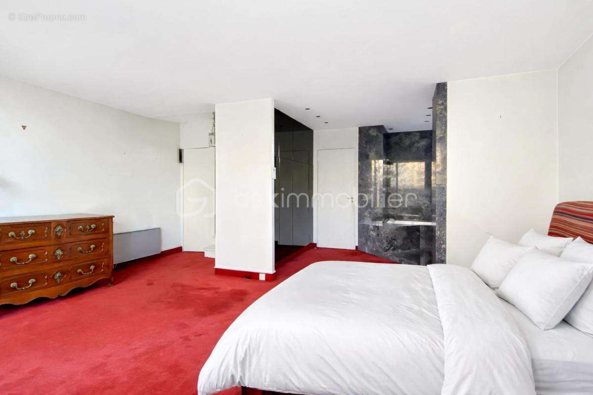 Appartement à VILLE-D'AVRAY