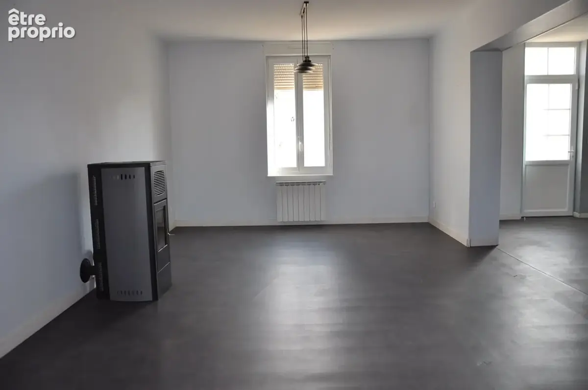 Belle longère de construction traditionnelle, avec 2 chambres (possibilité 3), terrain de 892 m2, proche centr - photo 3