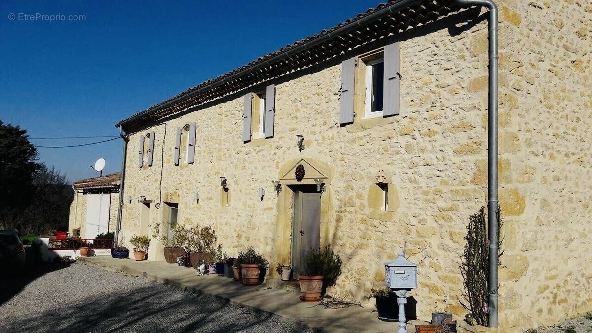 Maison à MAS-SAINTES-PUELLES