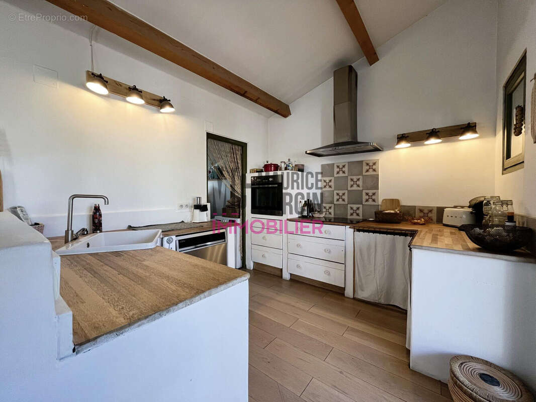 Appartement à CHATEAUNEUF-DE-GADAGNE