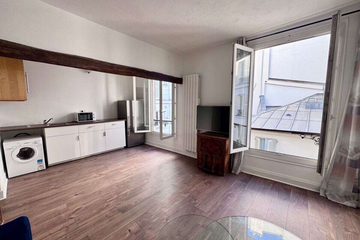 Appartement à PARIS-10E