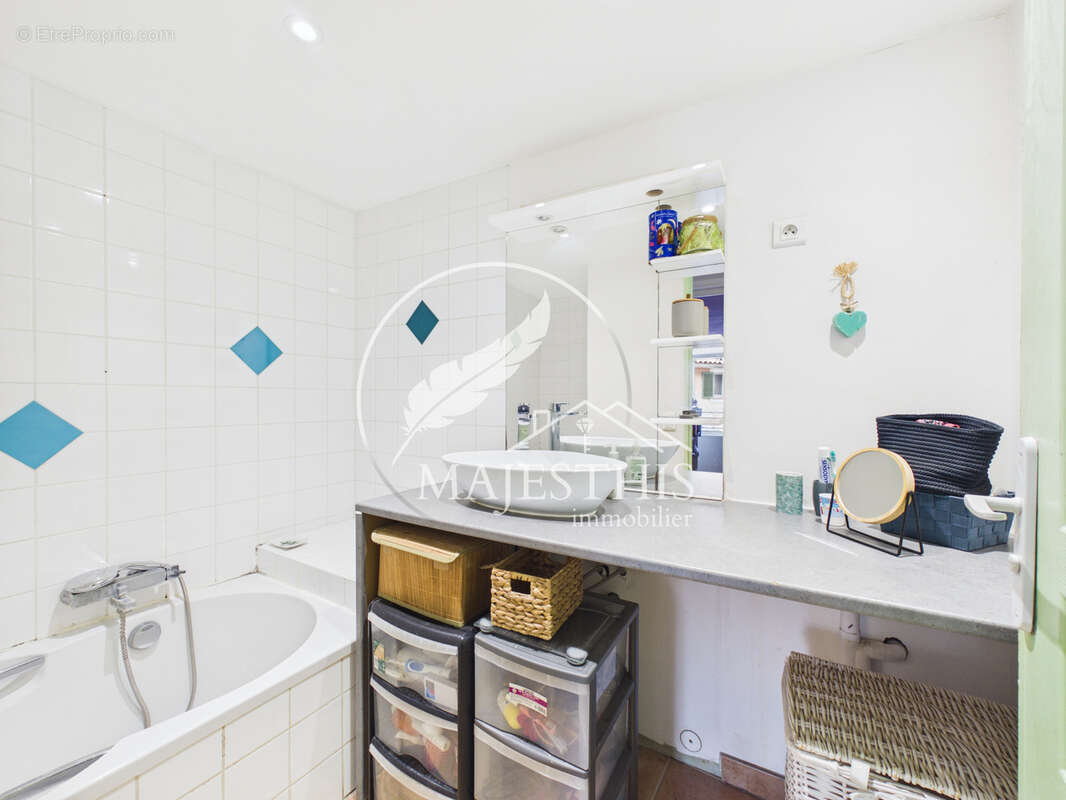 Magnifique duplex T4 de 90,62m2 à SOLLIES PONT avec terrasse Tropezienne. - photo 7