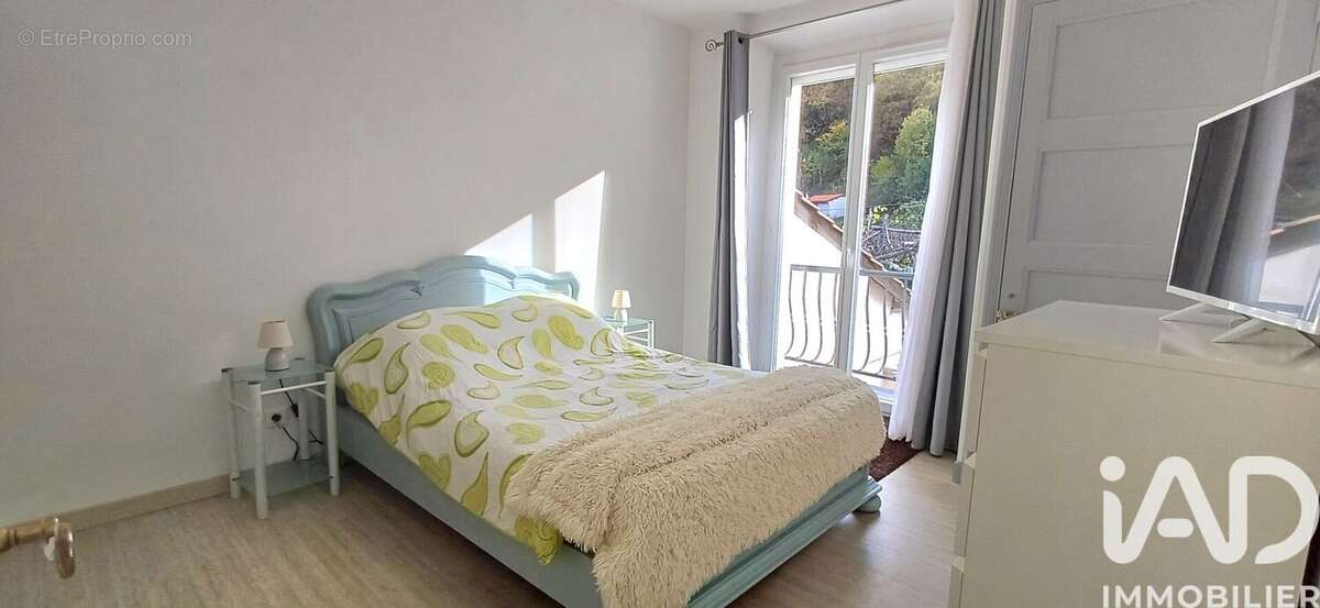 Maison 76 m² à Mayres  - photo 8