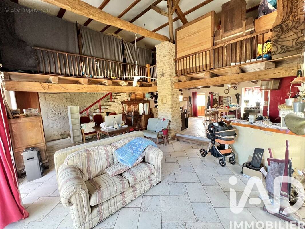 Photo 1 - Maison à SOMMIERES-DU-CLAIN