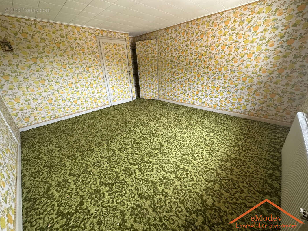 Maison 111 m² à Eloyes  - photo 9