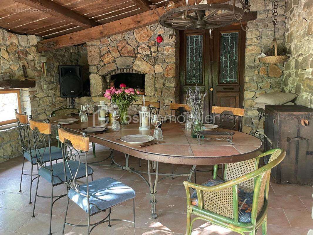 Superbe bastide du XVIIIᵉ siècle – Domaine de charme avec chambres d’hôtes, gîte et restaurant d'été - Aux portes du Verdon - photo 12