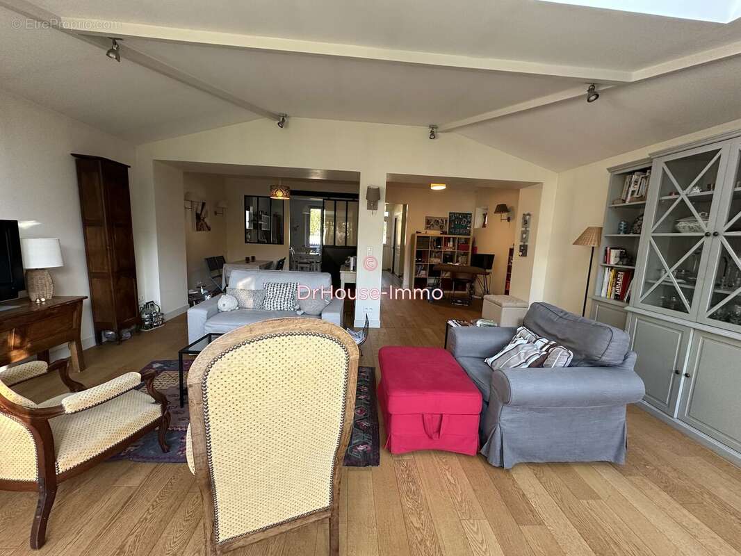 Maison 137 m² à Mantes-La-Jolie  - photo 9