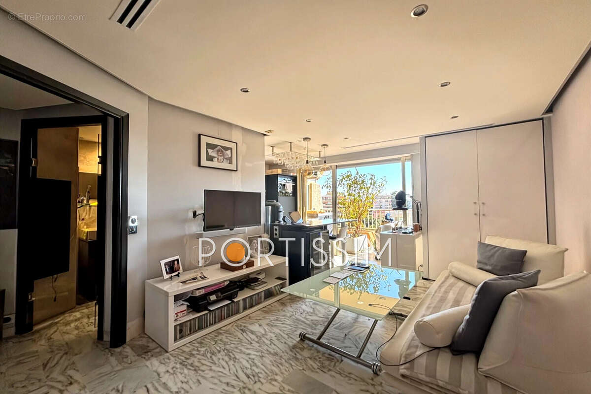Appartement 26 m² à Saint-Laurent-Du-Var  - photo 2