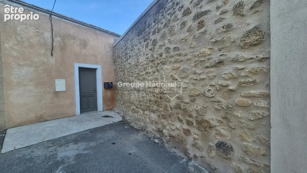 Entraigues-sur-la-sorgue - maison de village avec exterieur - photo 13