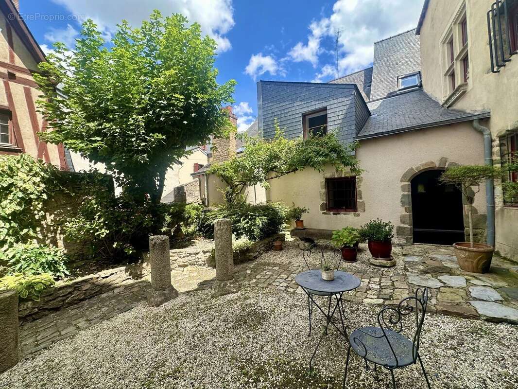 Maison de caractère - Vieux Laval - photo 20