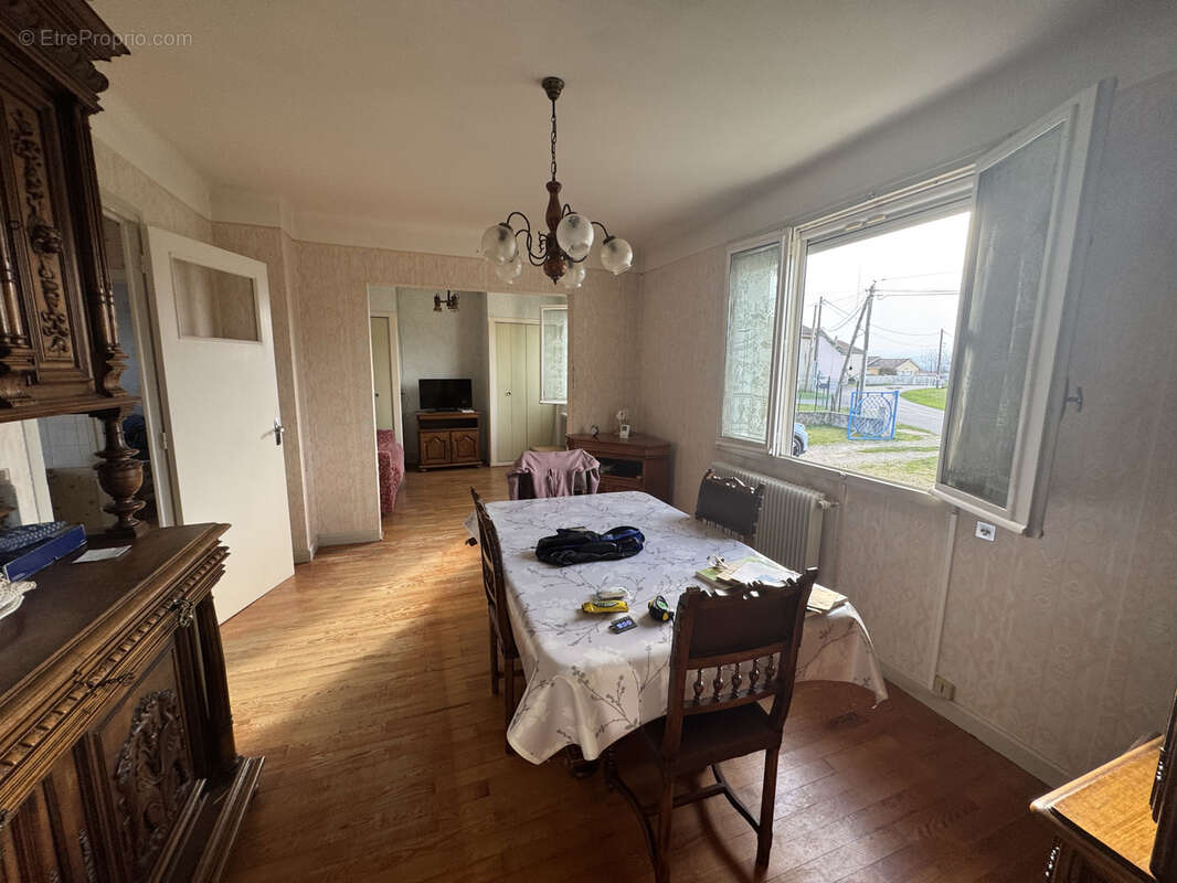 Maison à EPINOUZE