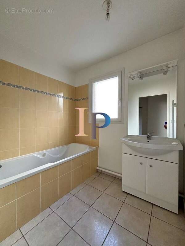 Appartement à LE COTEAU