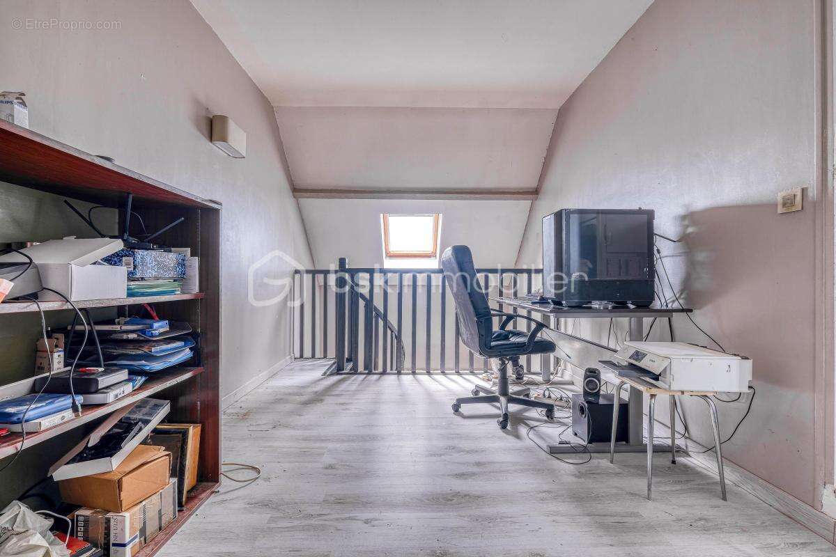Exclusivité à Coupvray : une maison d’architecte lumineuse aux beaux volumes - photo 13