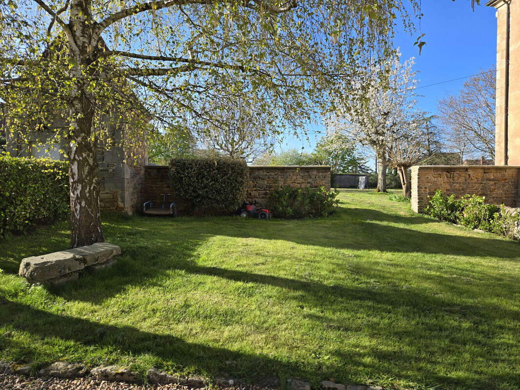 Maison à VARENNE-L&#039;ARCONCE