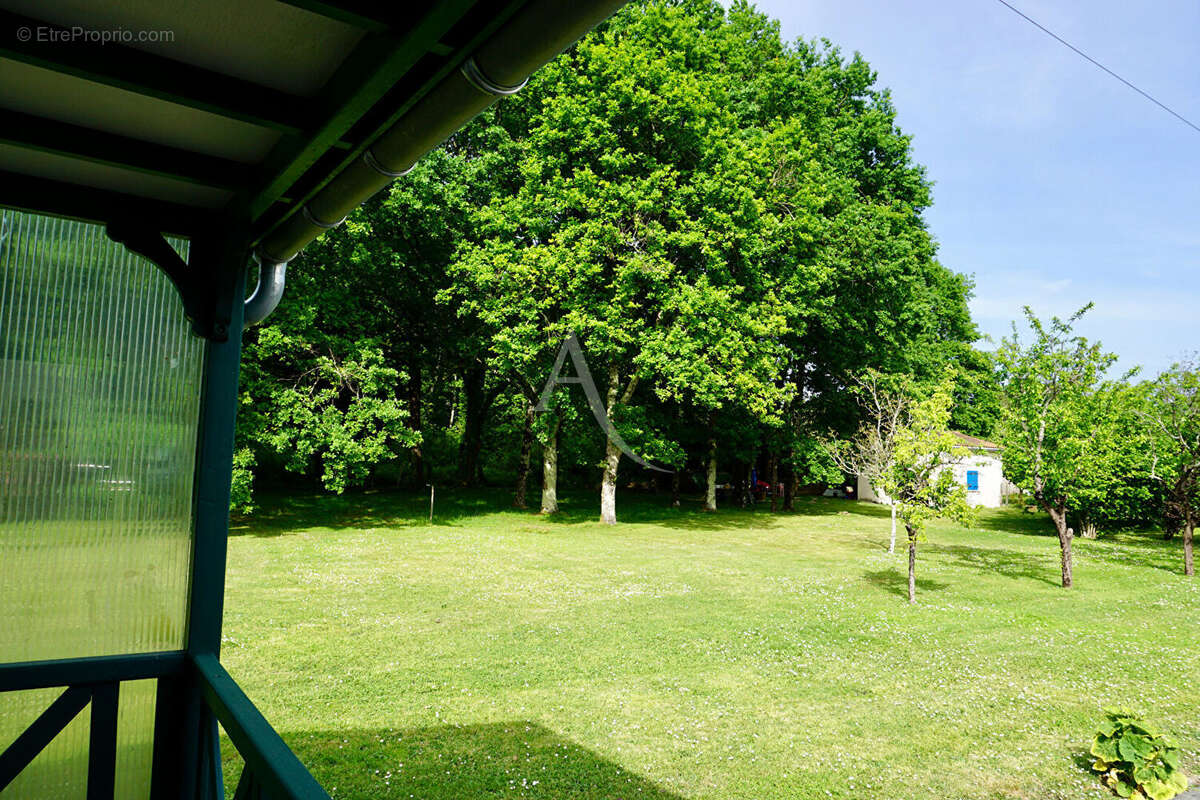 Propriété familiale avec piscine et dépendances - FONTCOUVERTE - photo 16