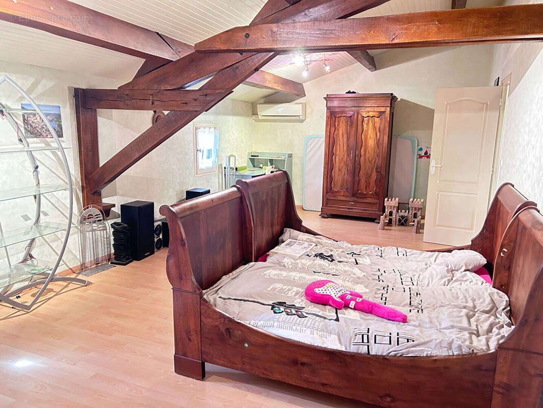 Maison à SAINTE-LIVRADE-SUR-LOT