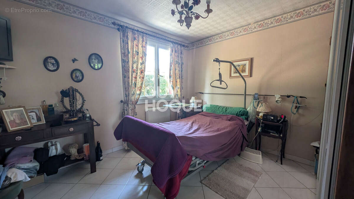 MANTES LA VILLE, Maison familiale 8 pièces, 6 chambres - photo 10