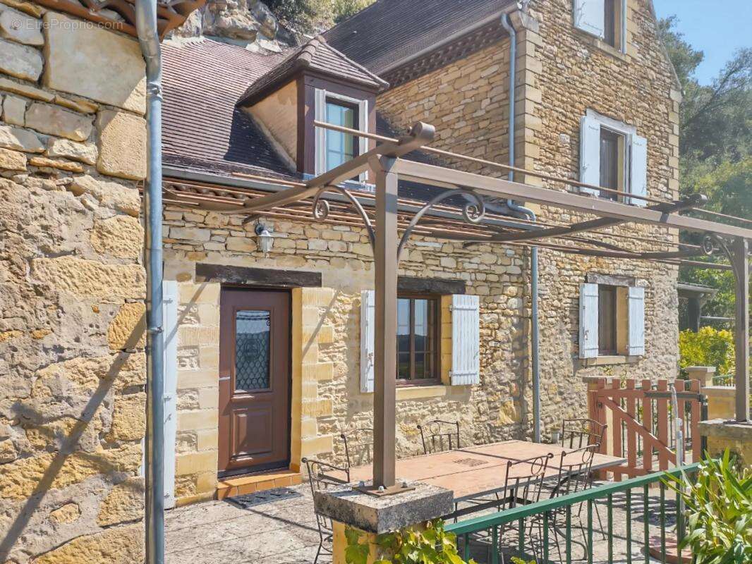 Maison à LA ROQUE-GAGEAC