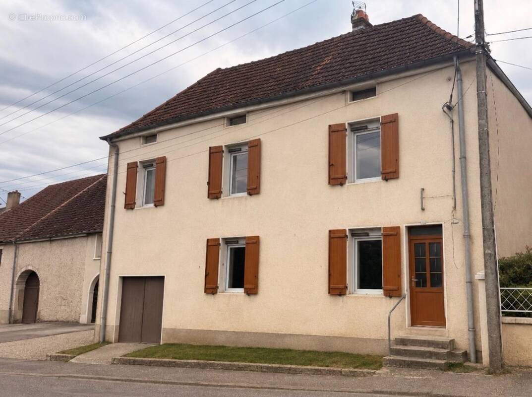 Maison à DAMPIERRE-SUR-SALON