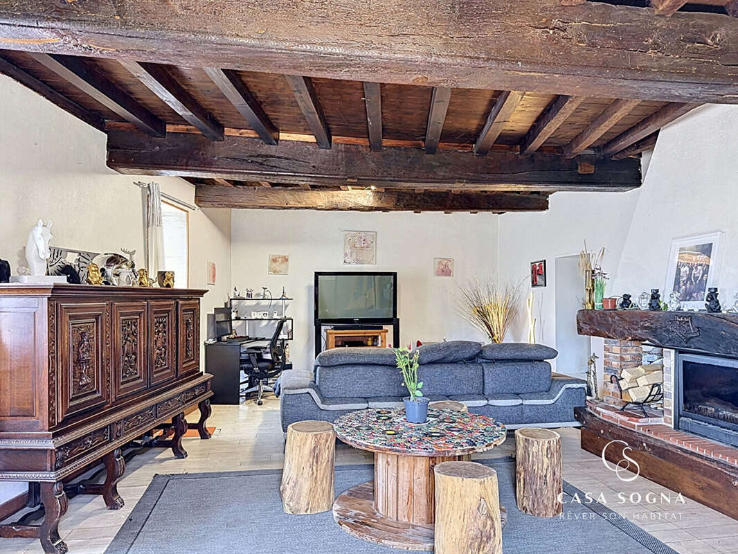 Maison - 7 pièces - 215.14 m² - photo 3