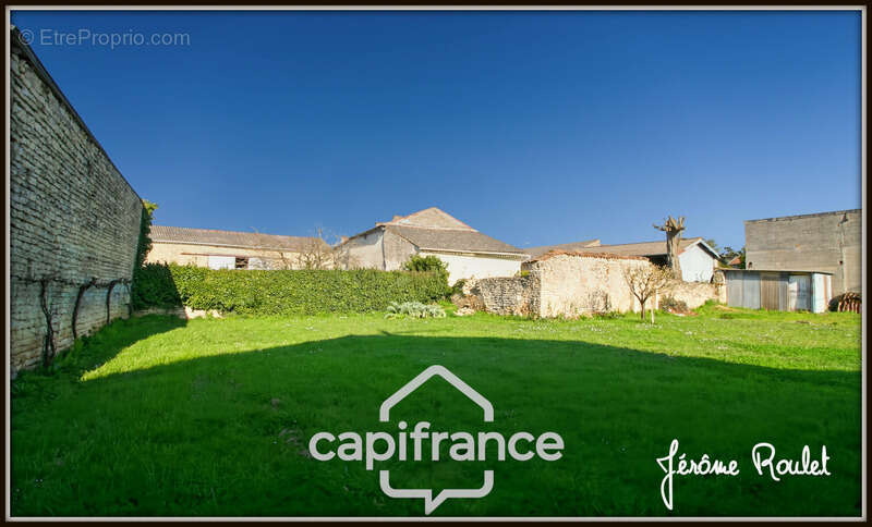 Terrain à CHAMPIGNY-LE-SEC