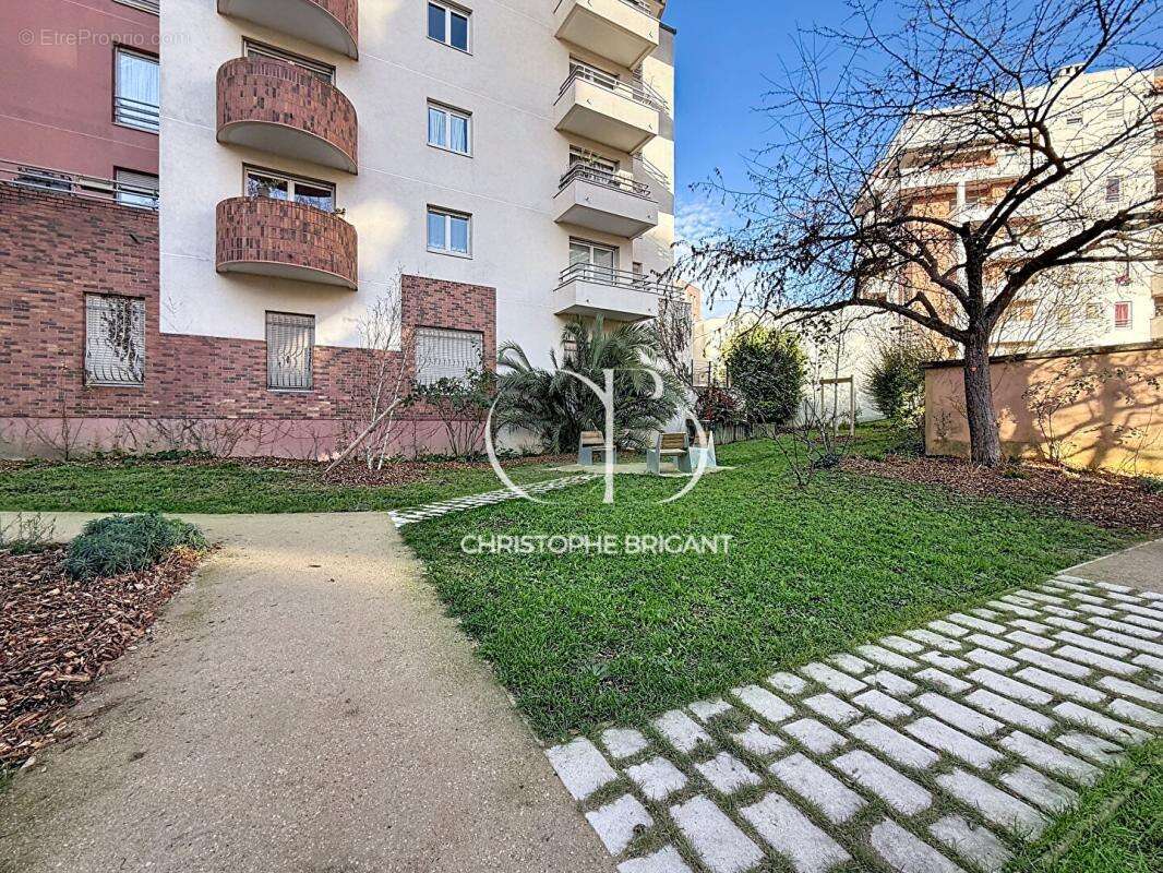 Appartement à LE KREMLIN-BICETRE