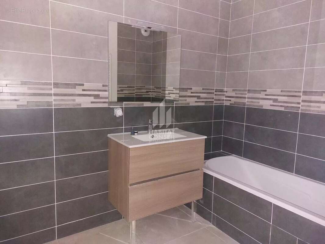 Appartement à SAINT-MARTIN-D'HERES