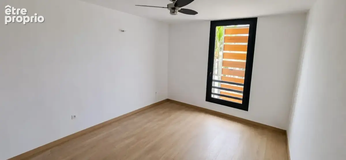 Appartement T3 89m² habitables Cœur de ville La Possession - photo 5