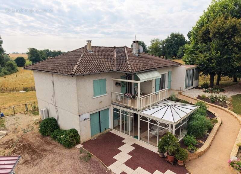 Maison à PONT-DE-VAUX