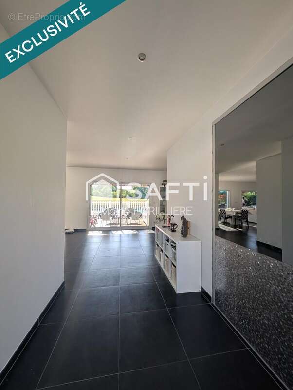 Photo 3 - Maison à CAMIAC-ET-SAINT-DENIS