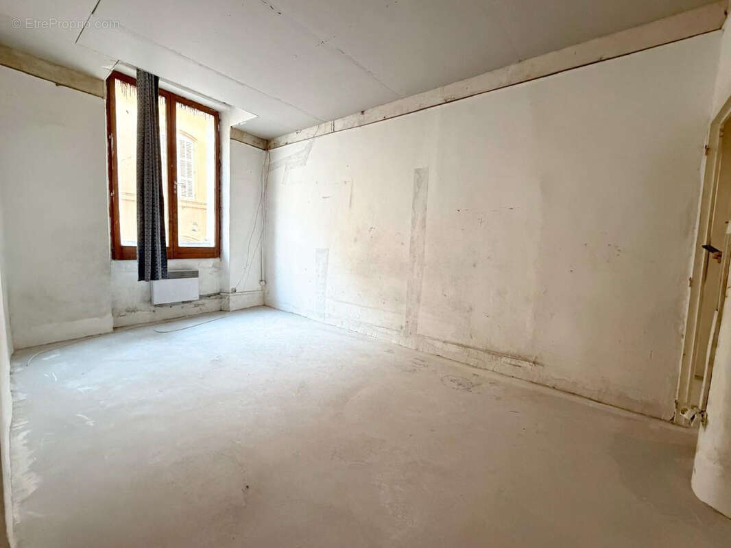 Appartement à MARSEILLE-1E