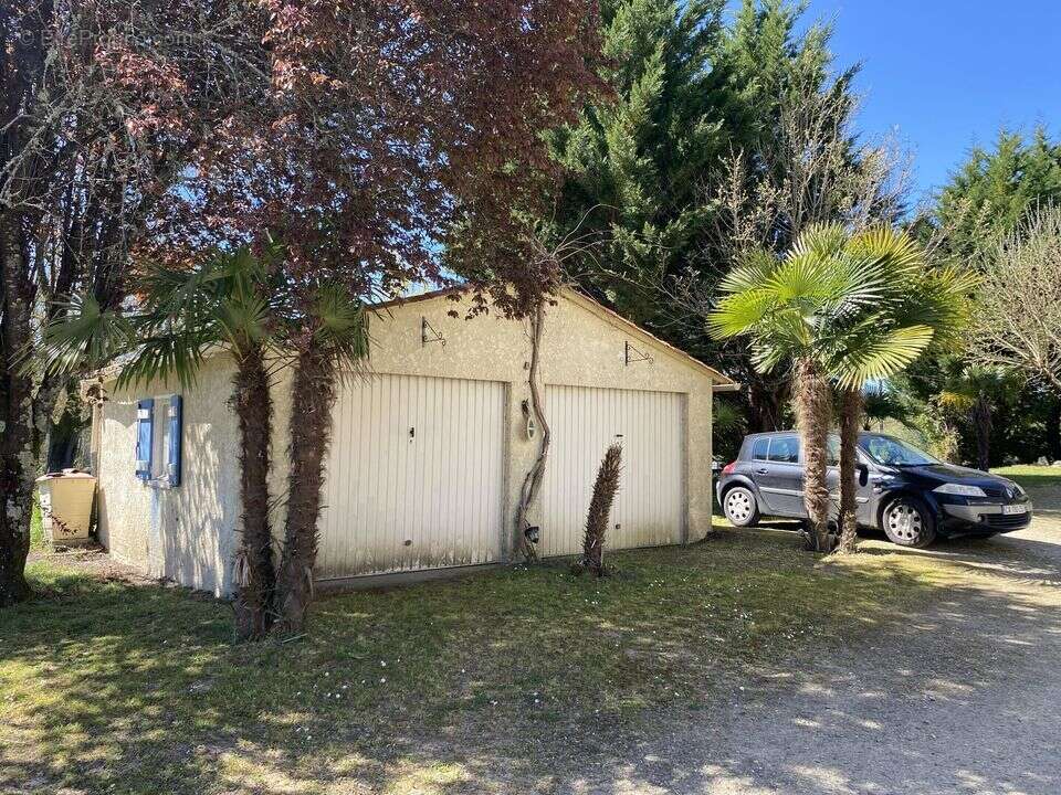 Commerce à CAZAUBON