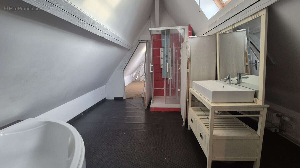 Maison à NEAUFLES-SAINT-MARTIN