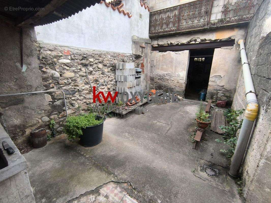 Commerce à LE BOULOU