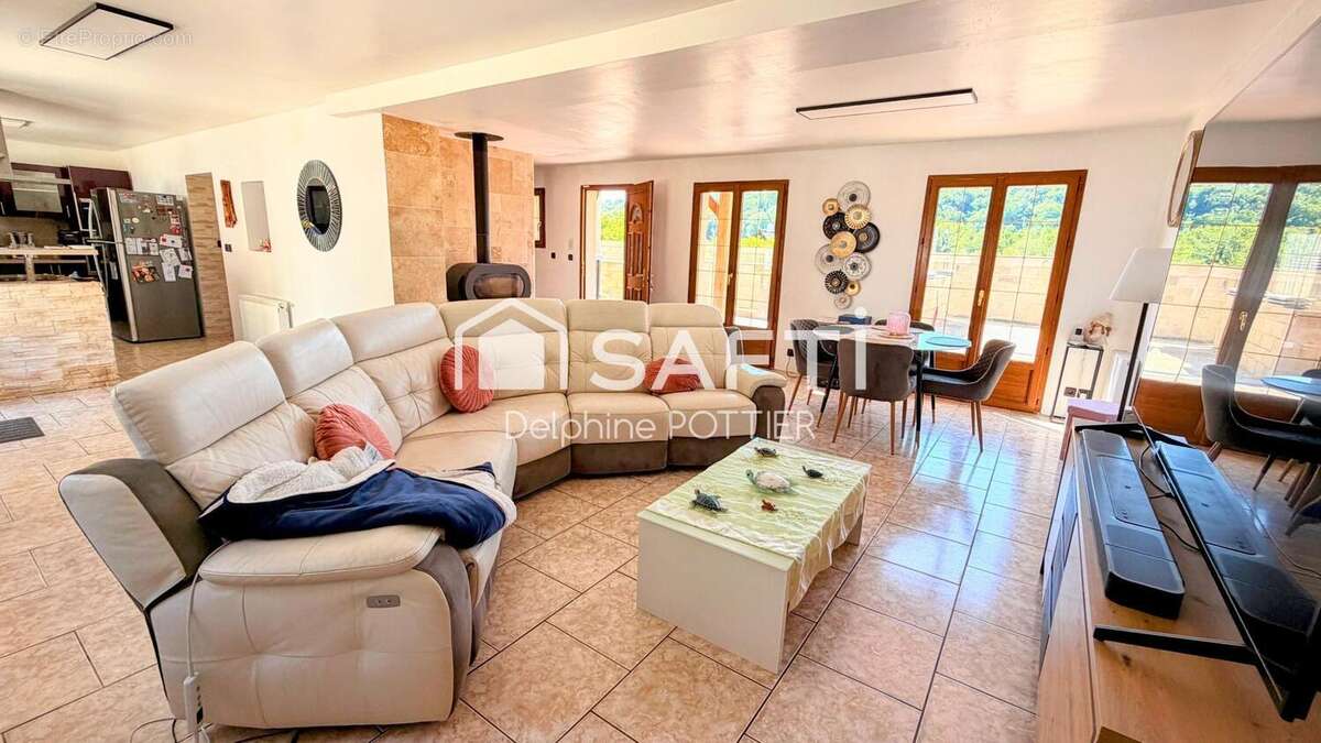 Maison 138 m² à Crepy-En-Valois  - photo 4