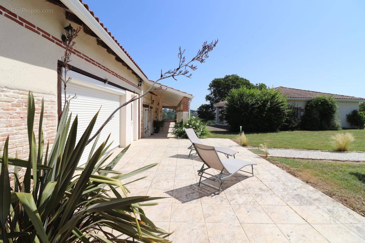 Maison à L'HONOR-DE-COS