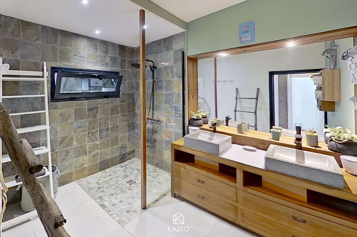 Appartement à LES TROIS-ILETS