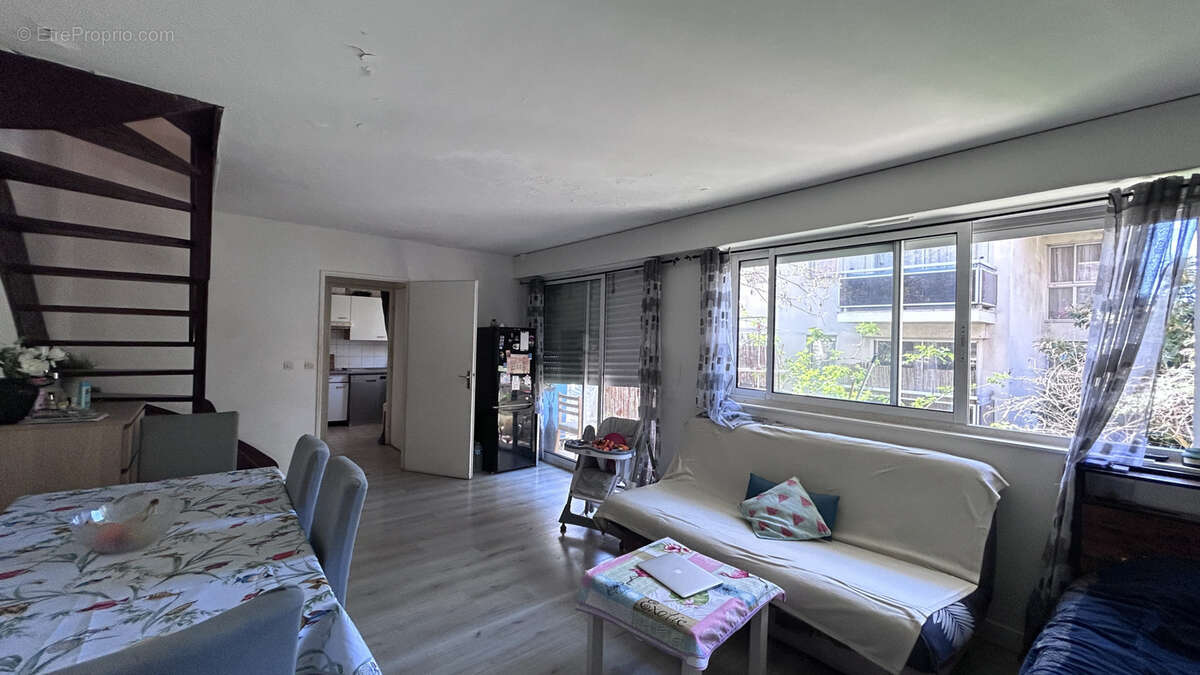 Joli Duplex en dernier étage avec balcon sur jardin à vendre - photo 3