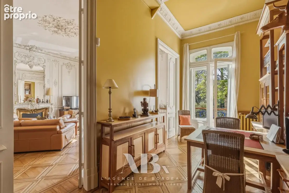 Bordeaux Jardin Public   Appartement 224 m2, patio, ascenseur, 2 parkings - photo 6