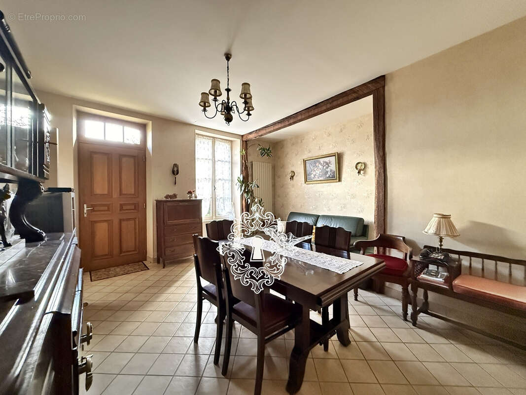 Maison à DONNEMARIE-DONTILLY