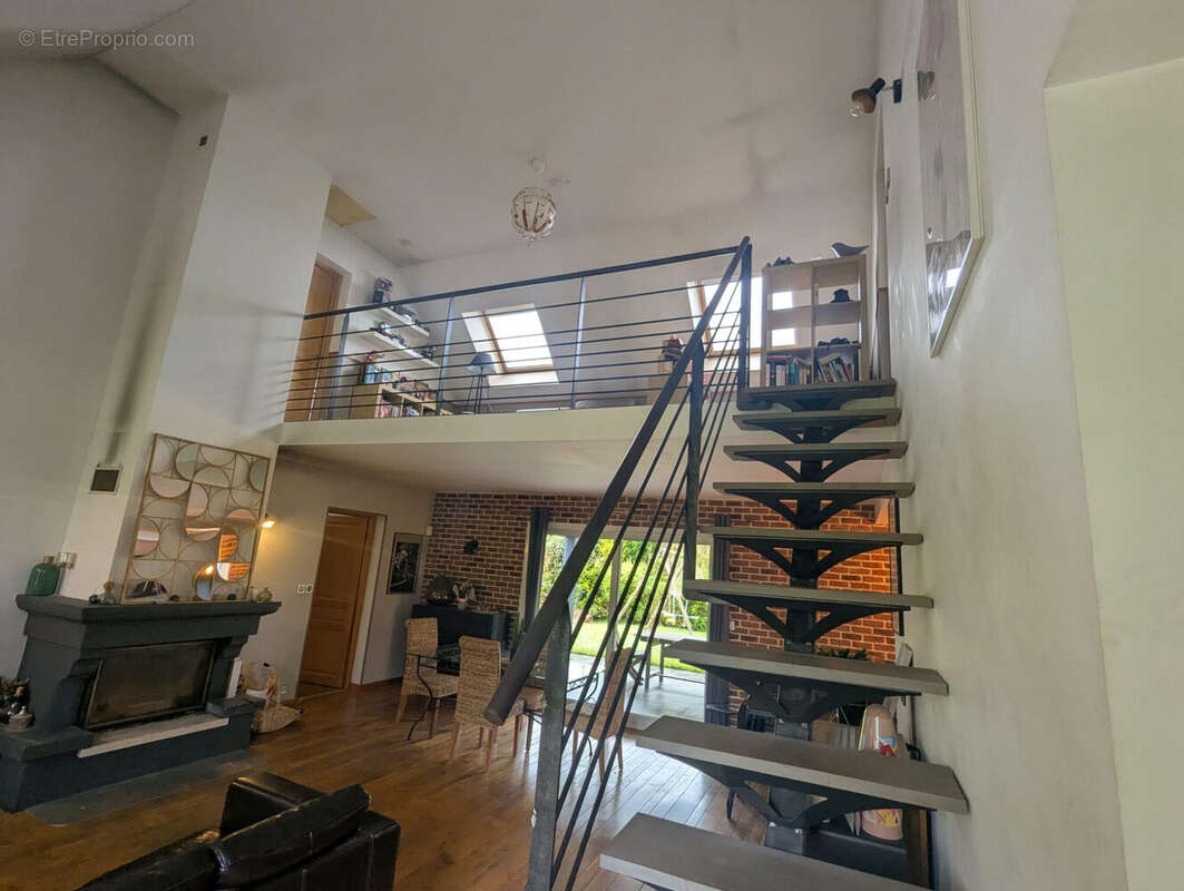 Maison à LONNY