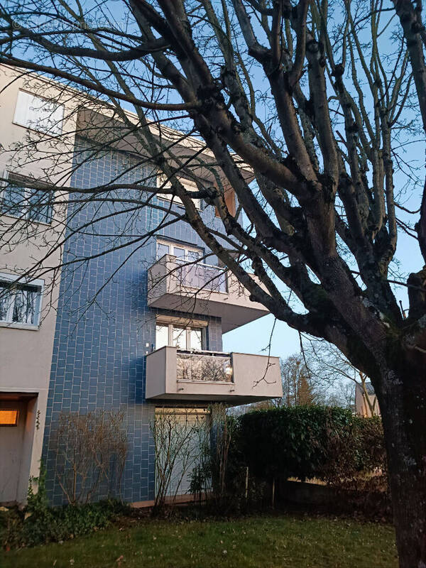 Appartement à MONTIGNY-LE-BRETONNEUX